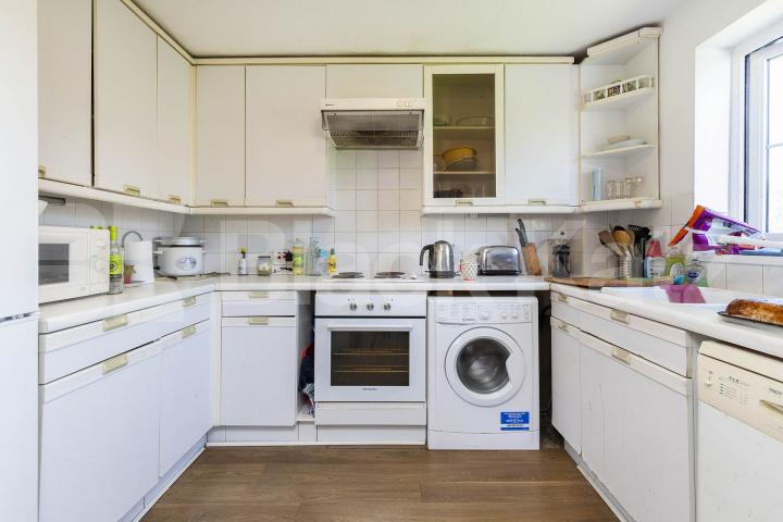 A spacious one double bedroom flat located between Archway and Finsbury Park Cornwallis Square, Archway